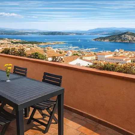 Attico Vista Mare- Semesterbostad La Maddalena (Sassari)